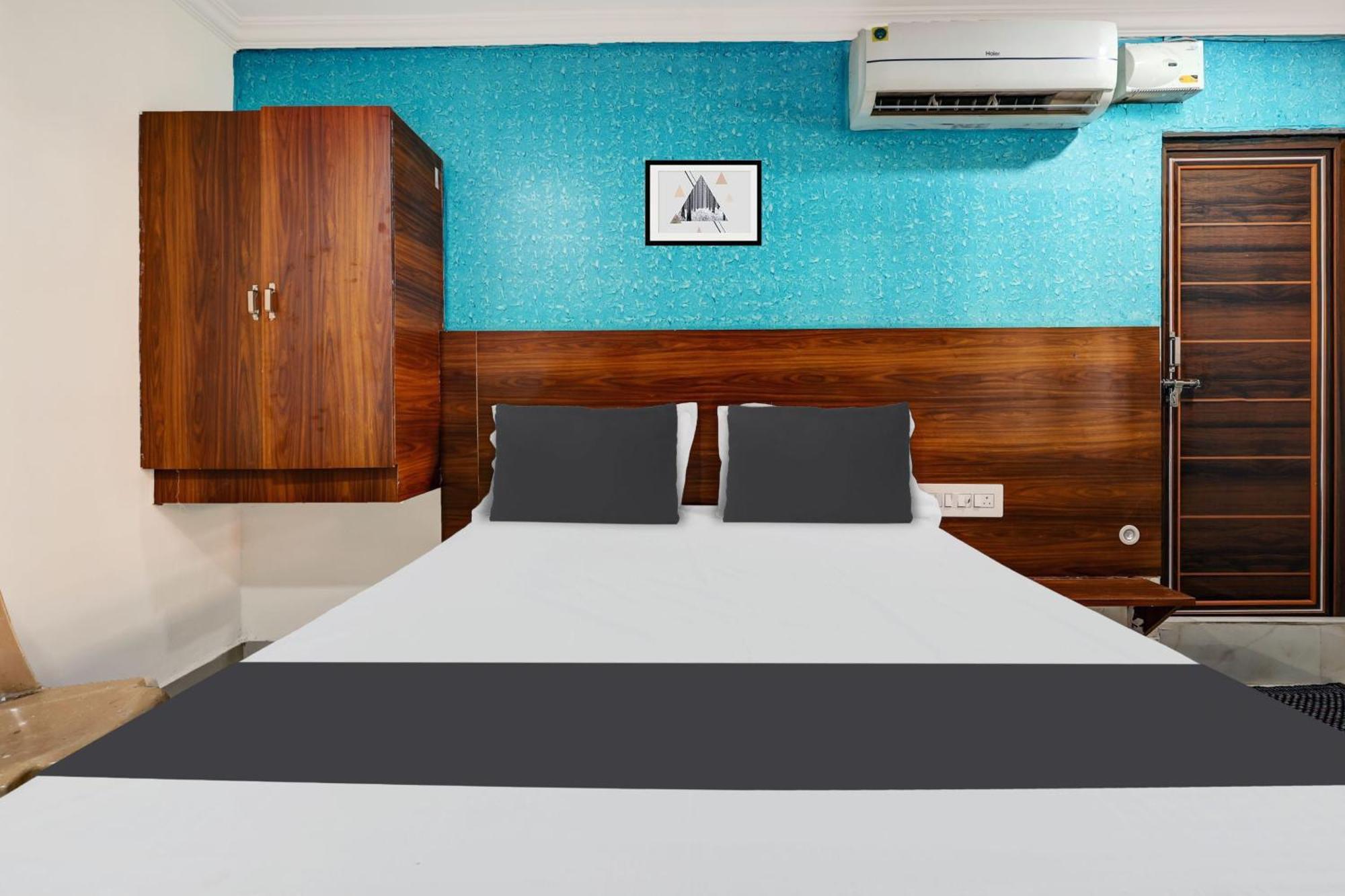 Hotel O Gangothri Lodge Вишакхапатнам Экстерьер фото